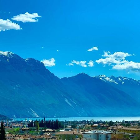 Visioni Lake View Boutique Rooms & Breakfast - Adults Friendly リーヴァ・デル・ガルダ エクステリア 写真