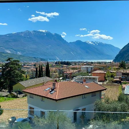 Visioni Lake View Boutique Rooms & Breakfast - Adults Friendly リーヴァ・デル・ガルダ エクステリア 写真