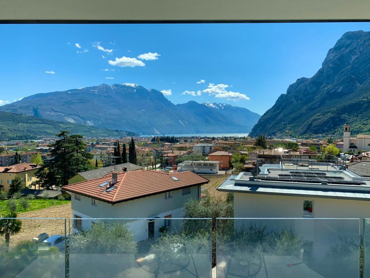 Visioni Lake View Boutique Rooms & Breakfast - Adults Friendly リーヴァ・デル・ガルダ エクステリア 写真