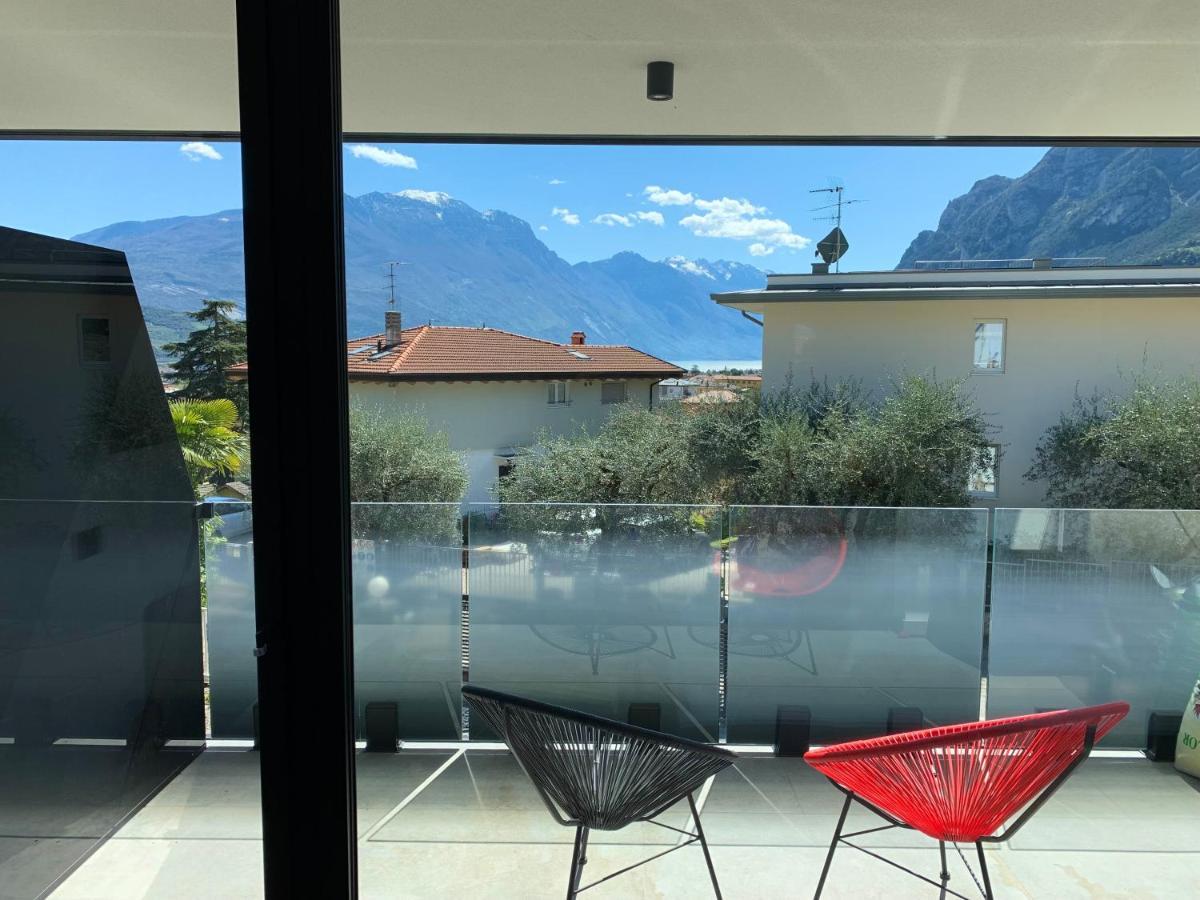 Visioni Lake View Boutique Rooms & Breakfast - Adults Friendly リーヴァ・デル・ガルダ エクステリア 写真