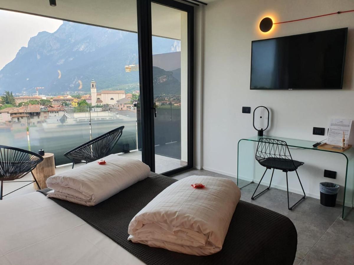 Visioni Lake View Boutique Rooms & Breakfast - Adults Friendly リーヴァ・デル・ガルダ エクステリア 写真