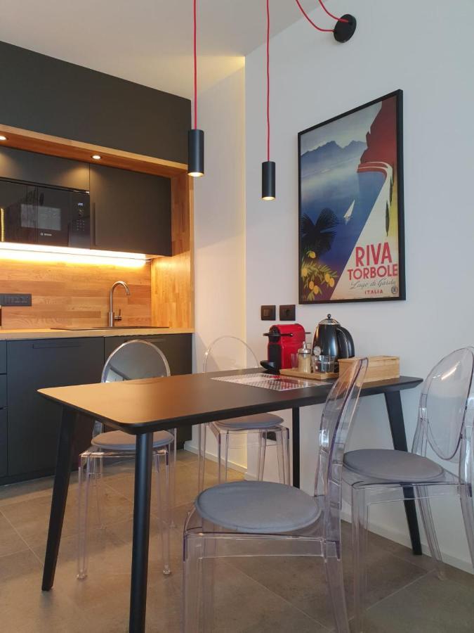 Visioni Lake View Boutique Rooms & Breakfast - Adults Friendly リーヴァ・デル・ガルダ エクステリア 写真