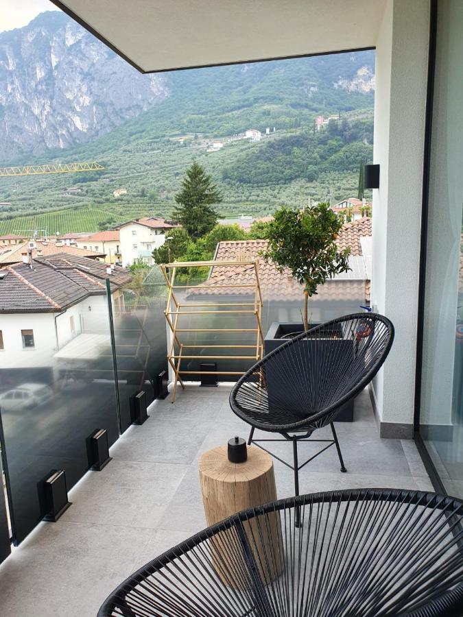 Visioni Lake View Boutique Rooms & Breakfast - Adults Friendly リーヴァ・デル・ガルダ エクステリア 写真