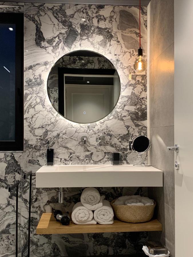 Visioni Lake View Boutique Rooms & Breakfast - Adults Friendly リーヴァ・デル・ガルダ エクステリア 写真